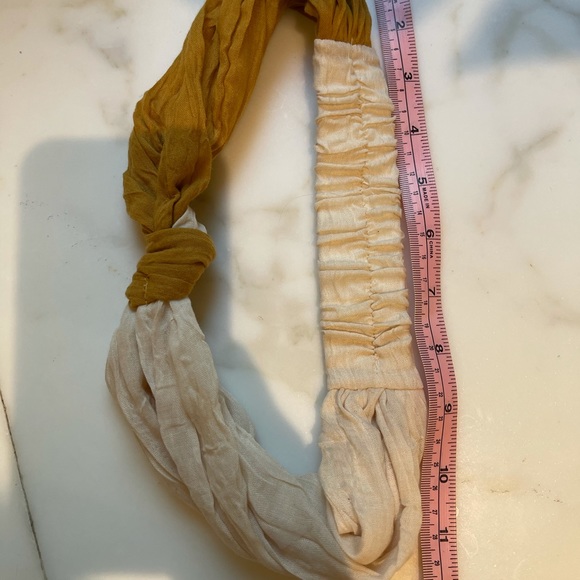 Anthropolgie Headband - Picture 4 of 9